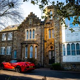 Farnley Tower Guesthouse，位于杜伦的酒店