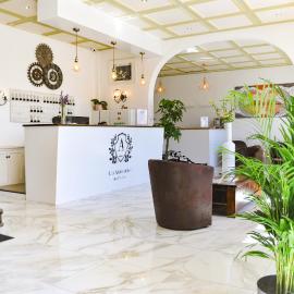 Hôtel les Arbousiers，位于卡尔维的酒店