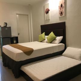 The Blanket Hotel Restaurant & Coffee，位于Ilagan的酒店