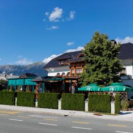 Guesthouse Tulipan，位于勒什的酒店