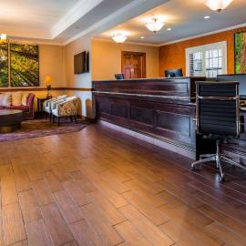 Best Western Plus Humboldt House Inn，位于加伯维尔的酒店