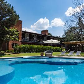 Hotel Boutique Unico Avandaro，位于巴耶德布拉沃的酒店