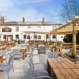 Rashleigh Arms，位于圣奥斯特尔的酒店