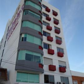 Emirates Hotel & Suites，位于圣安娜-利弗拉门图的酒店