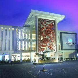 Megaland Hotel Solo,位于梭罗的酒店