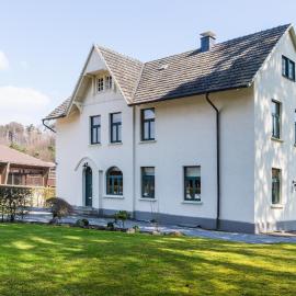 Forsthaus Edelburg Ferienhaus，位于Hemer的酒店