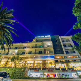 Vile Oliva Hotel & Resort，位于佩特罗瓦纳莫鲁的酒店