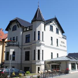 Hotel Villa Sommer，位于巴特多布兰的酒店