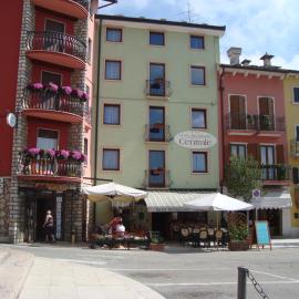 Hotel Ristorante Centrale，位于Rovere Veronese的酒店