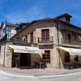 Hotel Ambasmestas，位于Ambasmestas的酒店