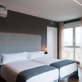 Rener Hotel Los Campones，位于希洪的酒店
