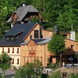 Hotel Fahrnberger，位于伊布斯河畔格施特灵的酒店