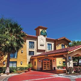 Travelodge by Wyndham Houston Cy-Fair，位于休斯顿的酒店
