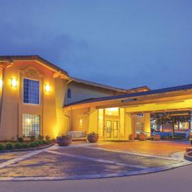 La Quinta Inn by Wyndham Moline Airport，位于莫林的酒店