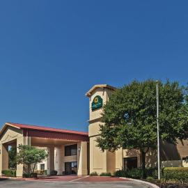 La Quinta Inn by Wyndham San Marcos，位于圣马科斯的酒店