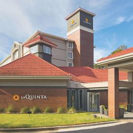 La Quinta by Wyndham Atlanta Conyers，位于科尼尔斯的酒店