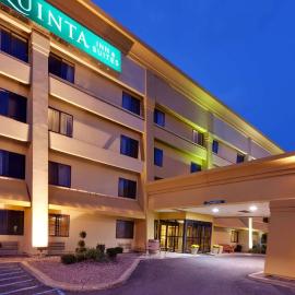 La Quinta by Wyndham Plattsburgh，位于普拉茨堡的酒店