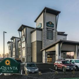 La Quinta Inn & Suites by Wyndham Walla Walla，位于瓦拉瓦拉的酒店