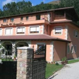 Posada El Urogallo en el Valle de Cabuérniga，位于Renedo的酒店