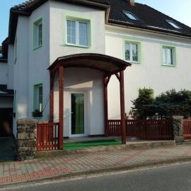 Penzion Diana Máchovo jezero，位于斯塔勒斯普拉维的酒店