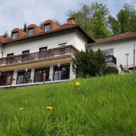 Berghof Hotel，位于尼海姆的酒店