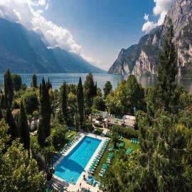 Du Lac Et Du Parc Grand Resort，位于加尔达湖滨的酒店