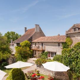 Le Pigeonnier du Perron Hôtel,位于阿瓦耶的酒店