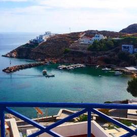 Deck1Syros Premium Apartments，位于瓦里的酒店