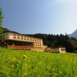 Hotel Boboty，位于特尔乔夫的酒店