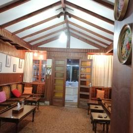 Tiger House Guest House，位于卜舍里的酒店