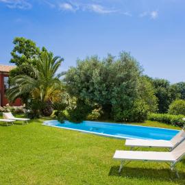 Borgo Rosso Country House B&B，位于锡罗洛的酒店