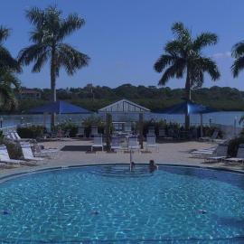 Barefoot Beach Resort，位于克利尔沃特的酒店