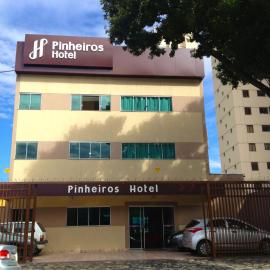 Pinheiros Hotel,位于戈亚尼亚的酒店
