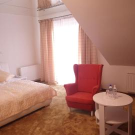 Hotel Milord,位于普乌图斯克的酒店