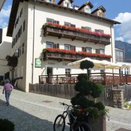 Gasthof Albergo Kreuzwirt，位于菲耶的酒店