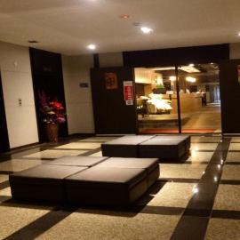 Honest & Warm Hotel，位于桃园市的酒店