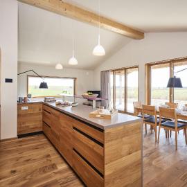 Gud Jard Lodge Nr 21 - Design-Ferienhaus mit exklusiver Ausstattung，位于佩尔沃姆的酒店