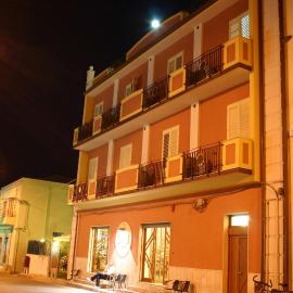 Hotel Piro,位于Torrenova的酒店