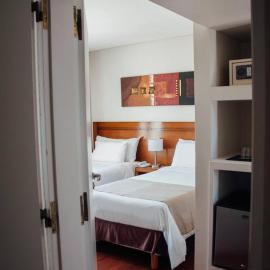 Herradura Hotel Suites，位于内乌肯的酒店