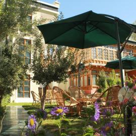 Hotel Ladakh Greens - an Organic Retreat，位于列城的酒店
