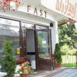 Pension Hotel Fast，位于勒德乌齐的酒店