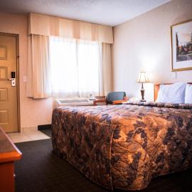 Langley Hwy Hotel，位于兰利的酒店