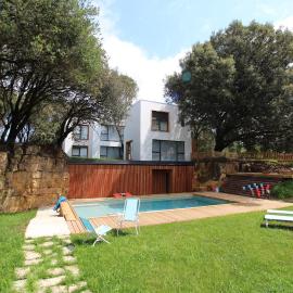 Apartamento 1 dormitorio, jardín y piscina - Apartamentos Montesomo，位于擞莫的酒店
