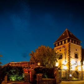 Dinn Rí Hotel，位于卡洛的酒店