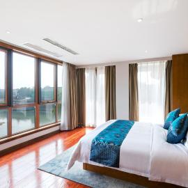 Floral Hotel · Yingxi Riverside Deqing，位于德清的酒店