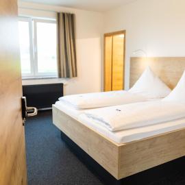 Gasthof Linde - Hotel Blum，位于Unterroth的酒店