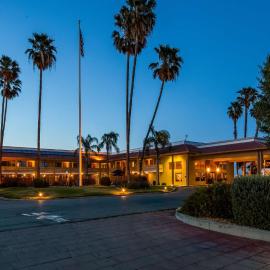 Best Western Apricot Inn，位于Chaney Ranch的酒店