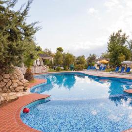 vassilias beach hotel，位于瓦西里亚斯的酒店