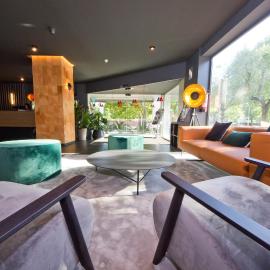 Aparthotel Atenea Valles，位于格拉诺列尔斯的酒店