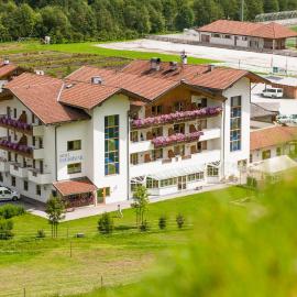Hotel Bergkristall，位于布伦内罗的酒店